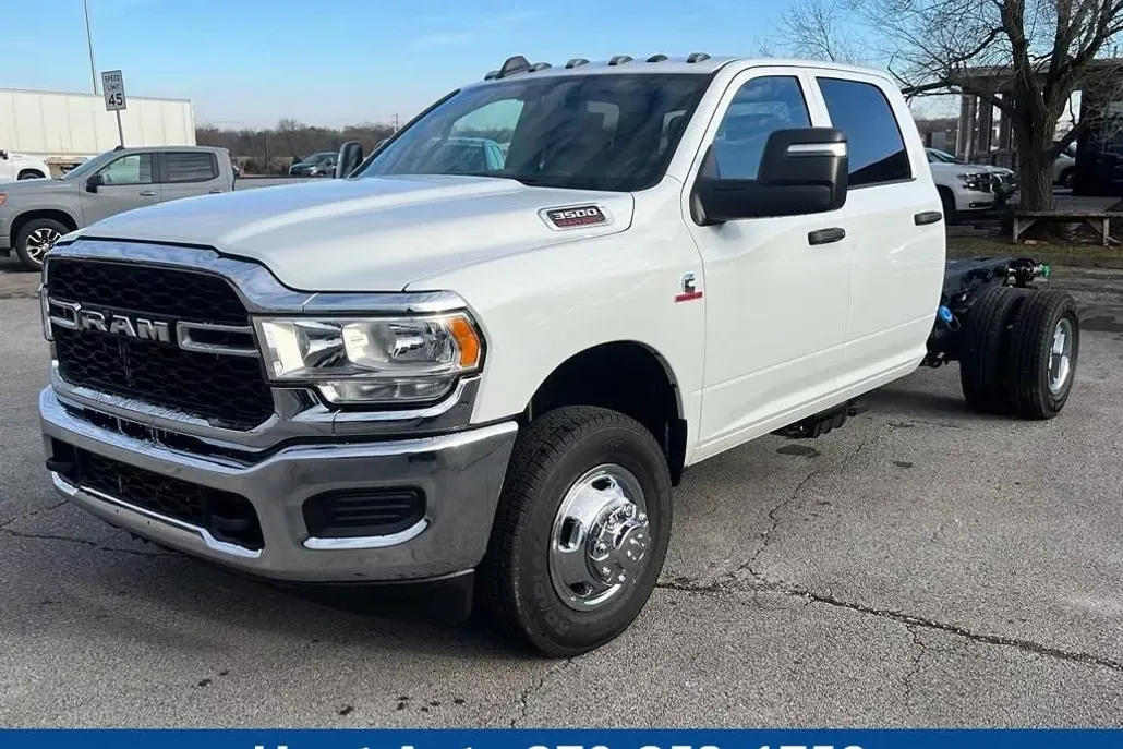 2024 Ram 3500 Tradesman photo 1