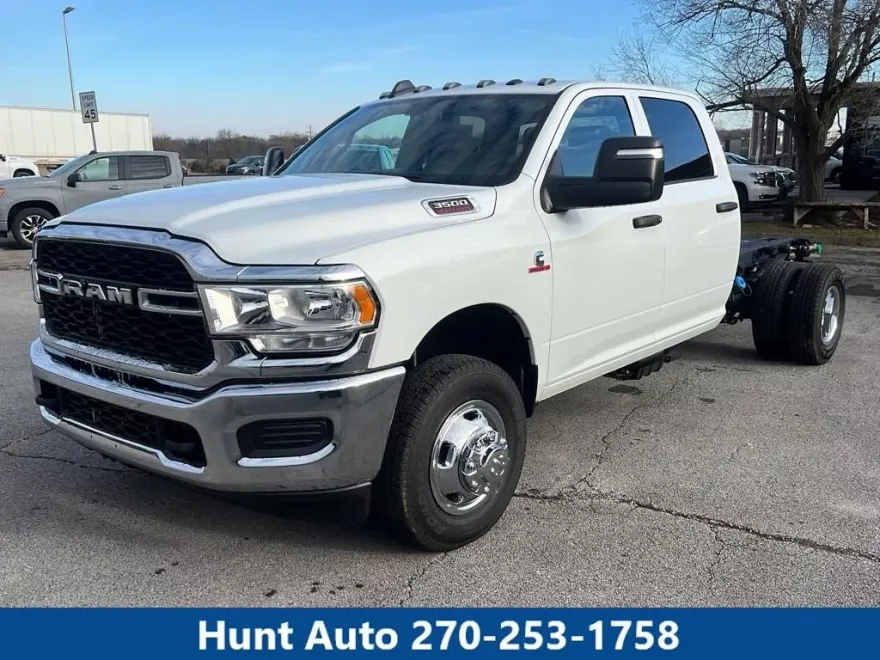2024 Ram 3500 Tradesman photo 1