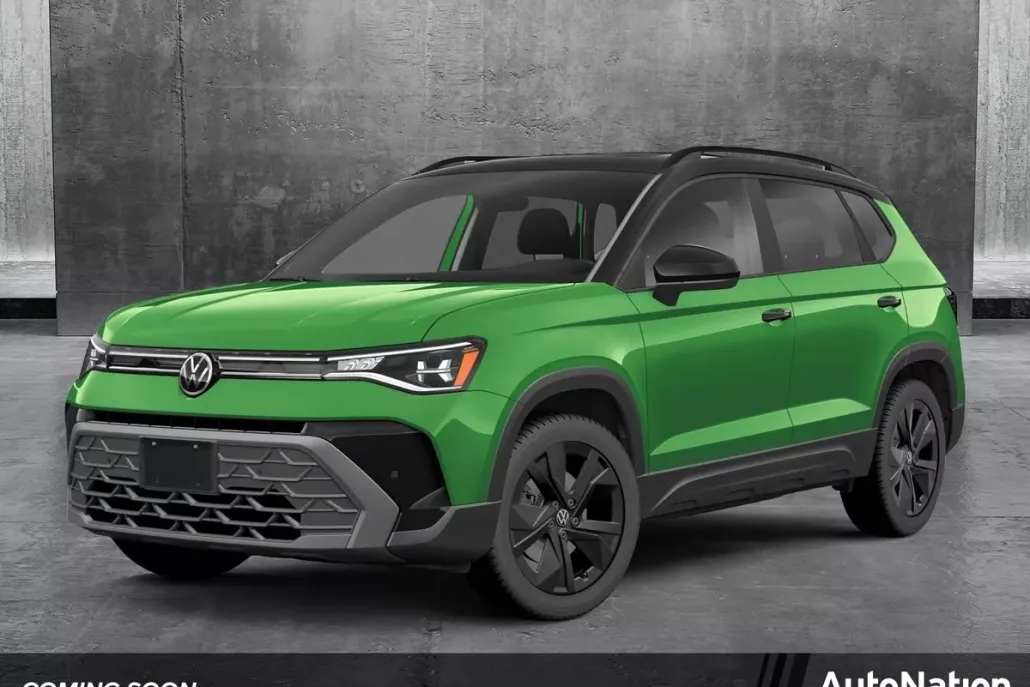 2025 Volkswagen Taos SE photo 1