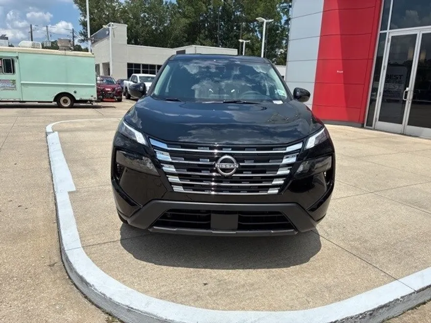 2026 Nissan Rogue SV photo 1