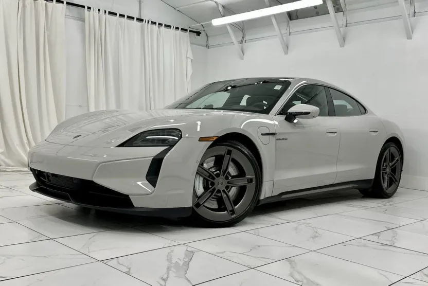 2025 Porsche Taycan Turbo photo 1