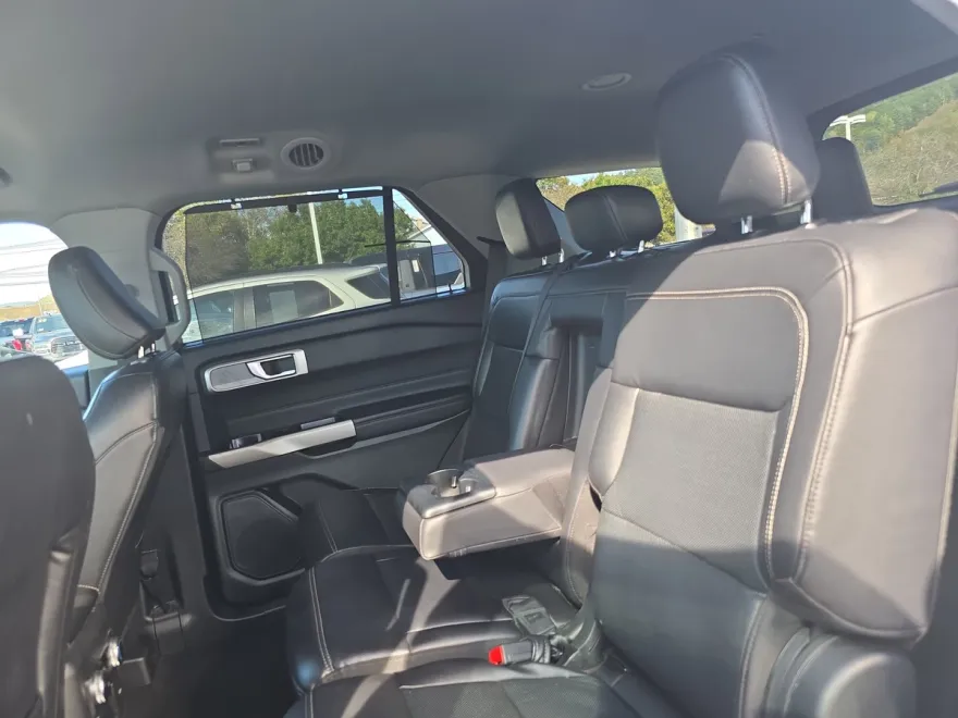 2023 Ford Explorer Limited photo 1