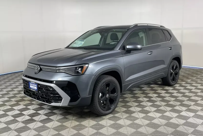 2025 Volkswagen Taos SEL photo 1