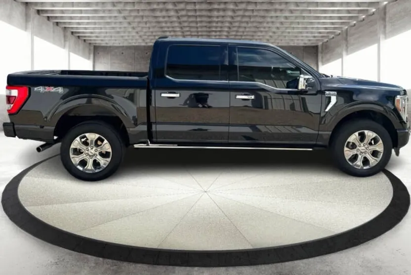 2023 Ford F-150 Platinum photo 1