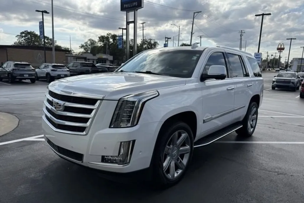 2019 Cadillac Escalade Luxury photo 1