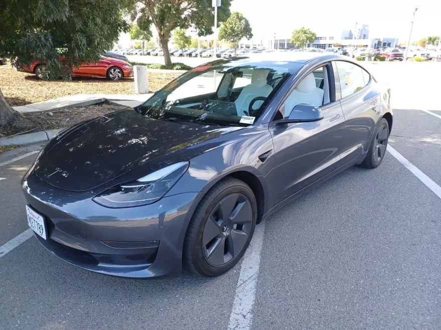 2023 Tesla Model 3 photo 1