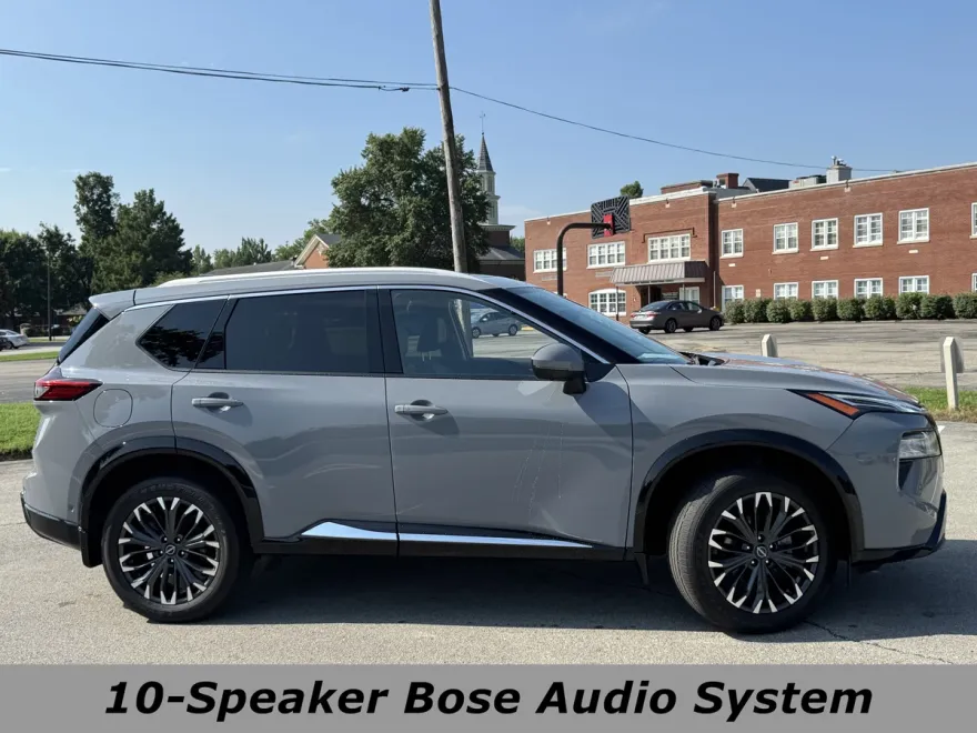 2024 Nissan Rogue AWD Platinum photo 1