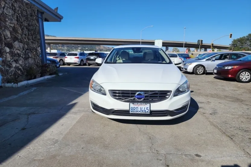 2015 Volvo S60 T5 Drive-E Premier photo 1