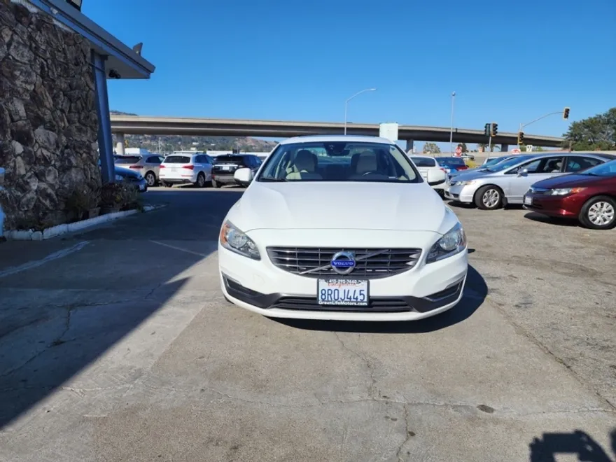 2015 Volvo S60 T5 Drive-E Premier photo 1