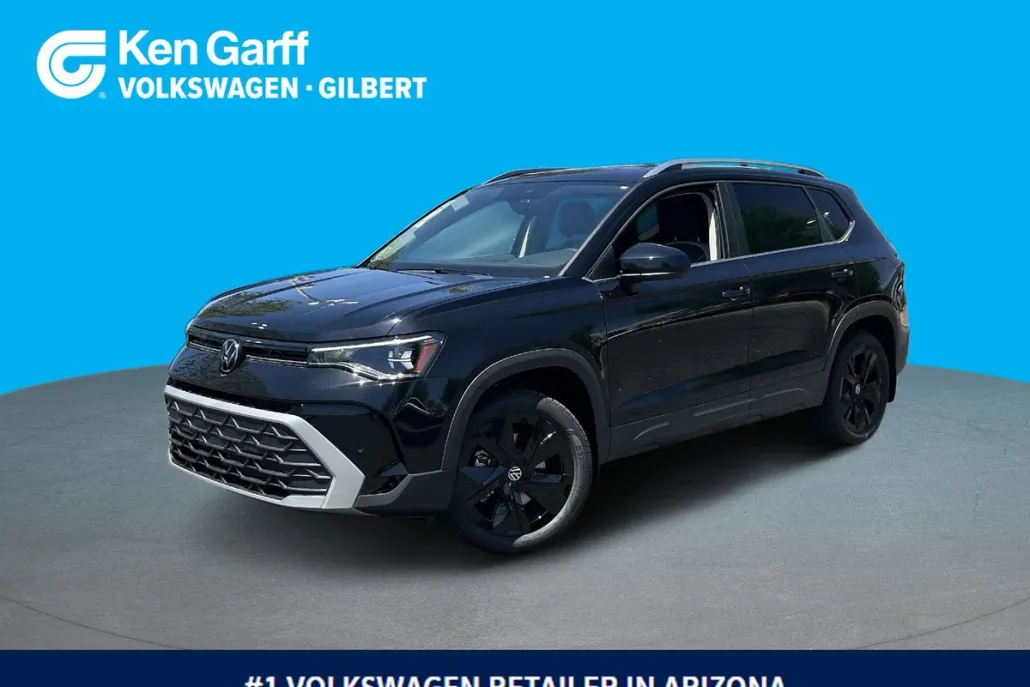 2025 Volkswagen Taos SE photo 1