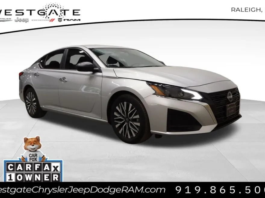 2024 Nissan Altima 2.5 SV photo 1