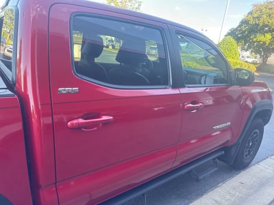 2023 Toyota Tacoma SR5 V6 photo 1