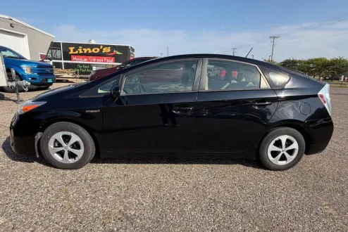 2015 Toyota Prius Four photo 2