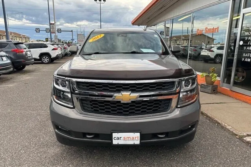 2017 Chevrolet Suburban LT photo 1