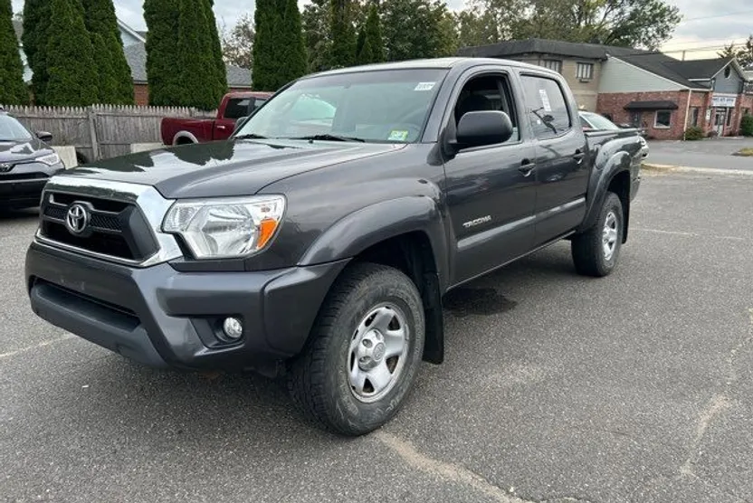 2014 Toyota Tacoma V6 photo 1