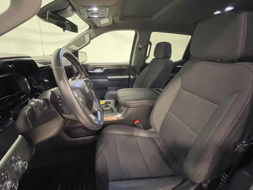 2023 Chevrolet Silverado 1500 RST photo 1