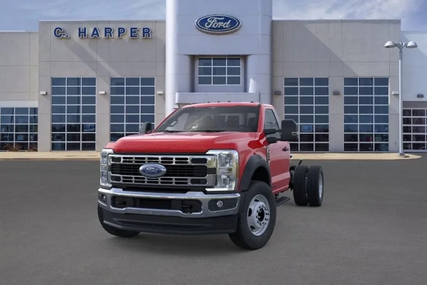 2025 Ford F-600 photo 1