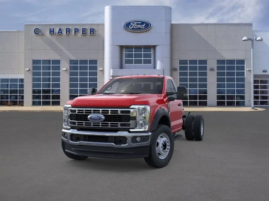 2025 Ford F-600 photo 1