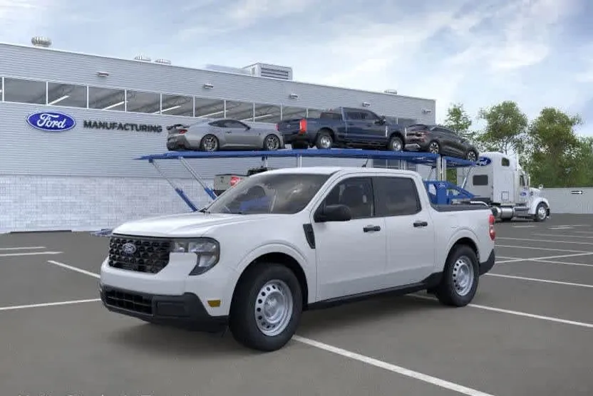 2025 Ford Maverick XL photo 1