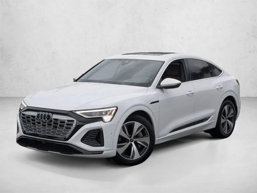 2024 Audi Q8 E-tron line Premium Plus photo 1