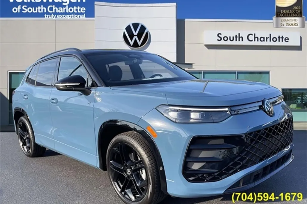 2025 Volkswagen Tiguan SE R-Line Black photo 1