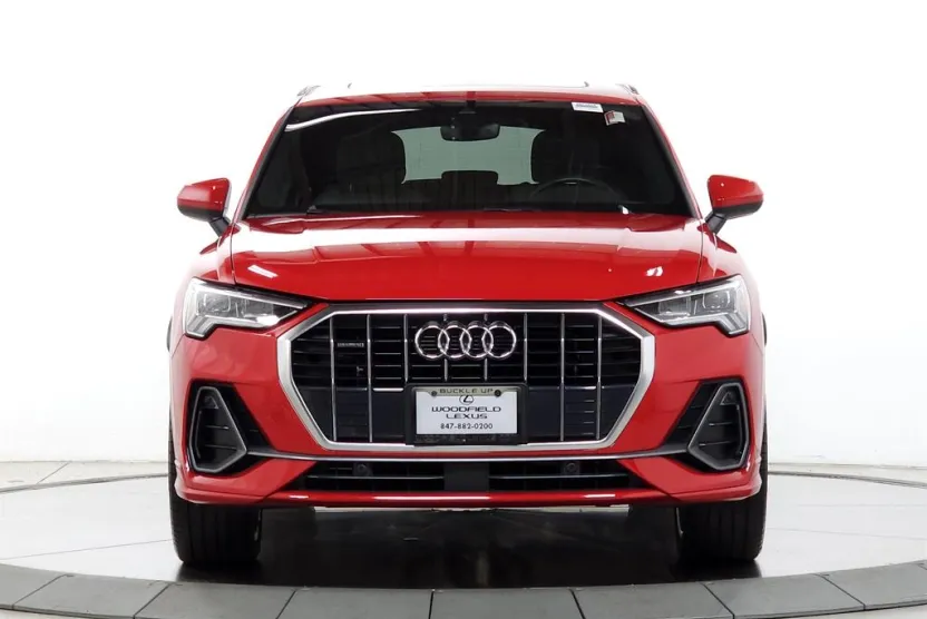 2020 Audi Q3 S line Premium Plus photo 1