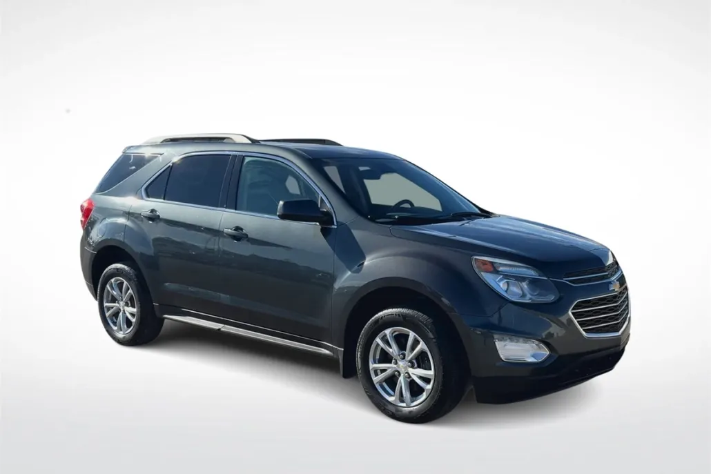 2017 Chevrolet Equinox LT photo 1