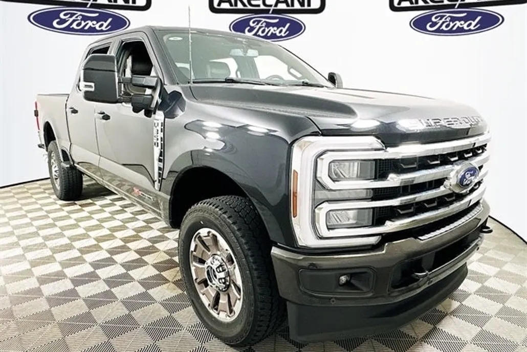 2025 Ford F-350 King Ranch photo 1