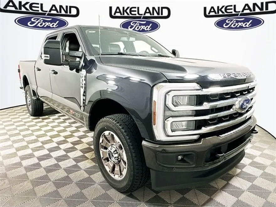 2025 Ford F-350 King Ranch photo 1
