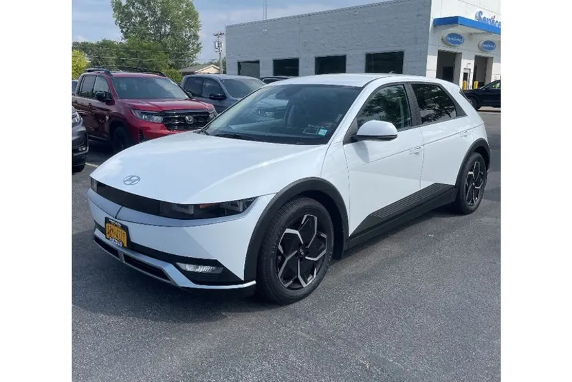 2022 Hyundai Ioniq 5 SE photo 1