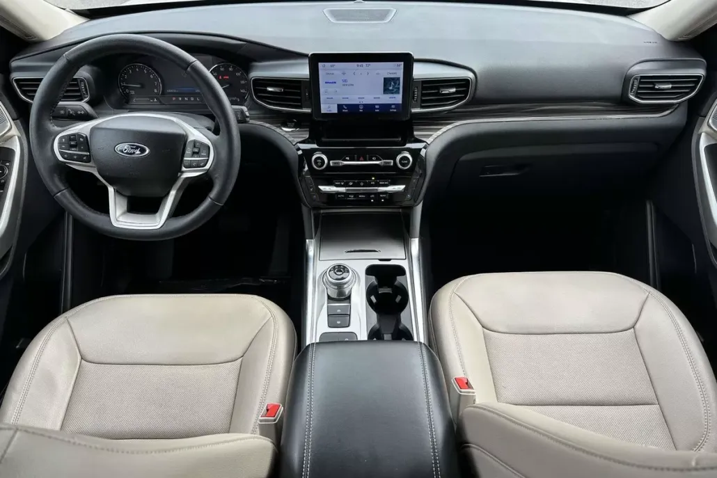 2023 Ford Explorer Limited photo 1