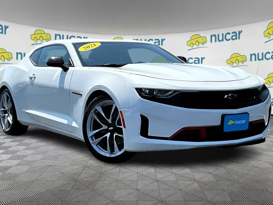 2021 Chevrolet Camaro 1LT photo 1