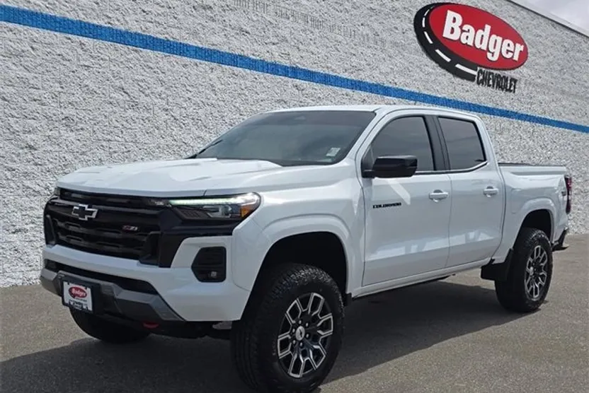 2024 Chevrolet Colorado Z71 photo 1