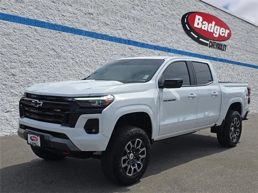 2024 Chevrolet Colorado Z71 photo 1