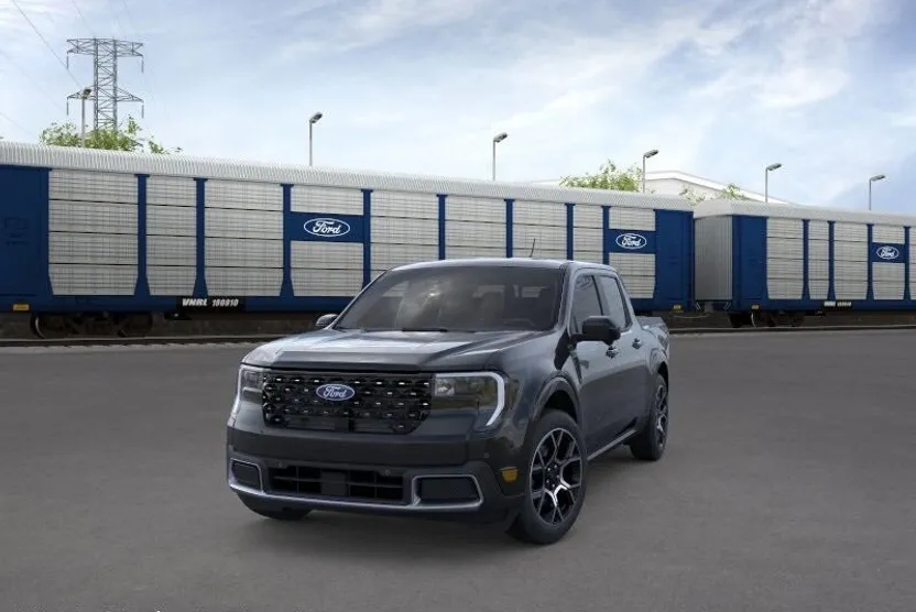 2025 Ford Maverick Lariat photo 1