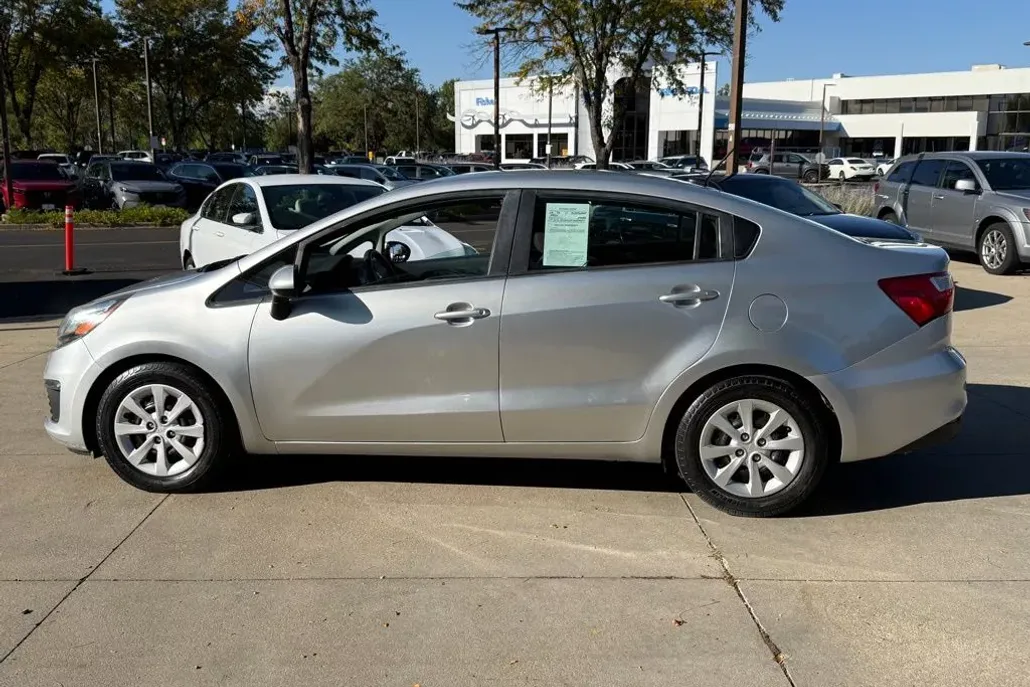 2017 Kia Rio LX photo 1