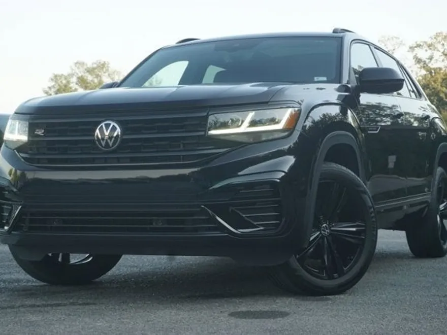2023 Volkswagen Atlas Cross Sport SEL R-Line photo 1