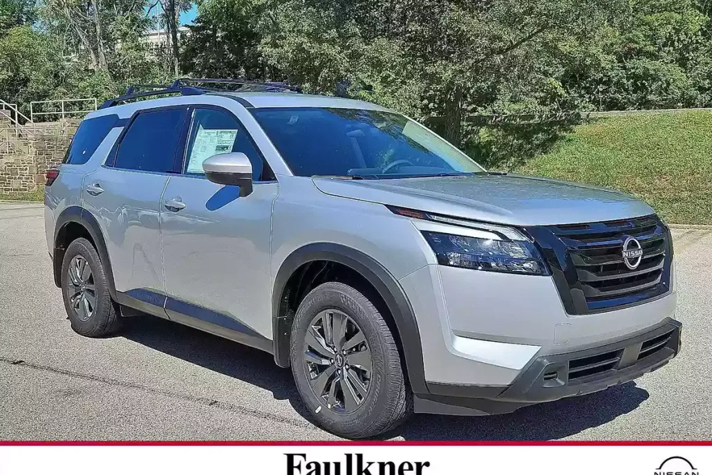 2025 Nissan Pathfinder SV photo 1