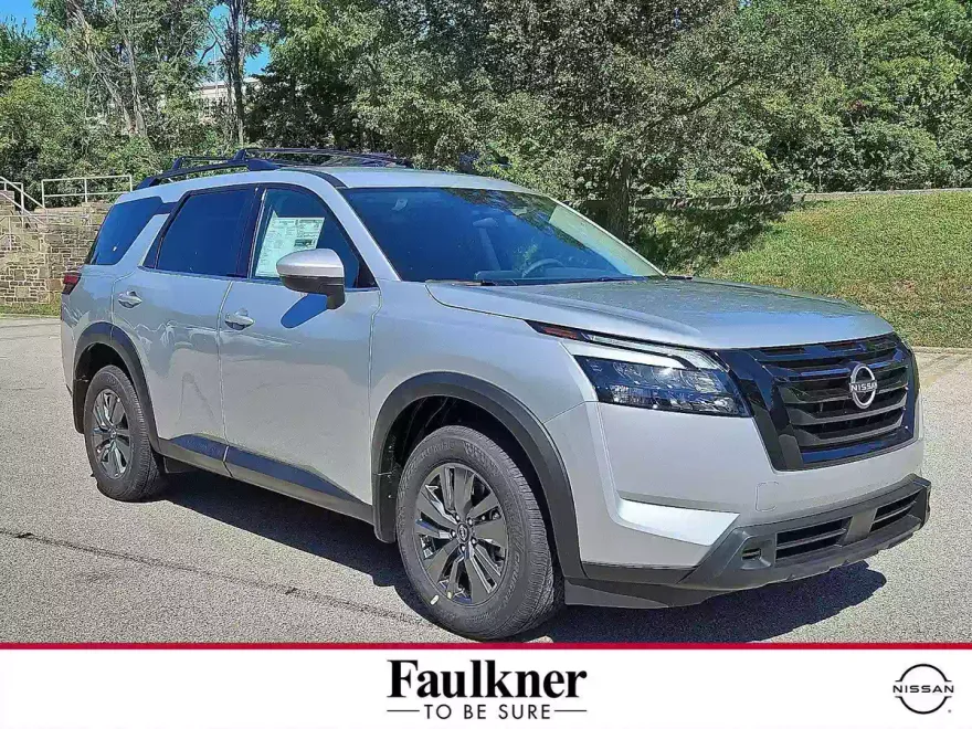 2025 Nissan Pathfinder SV photo 1