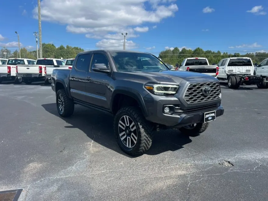 2021 Toyota Tacoma TRD Off-Road V6 photo 1