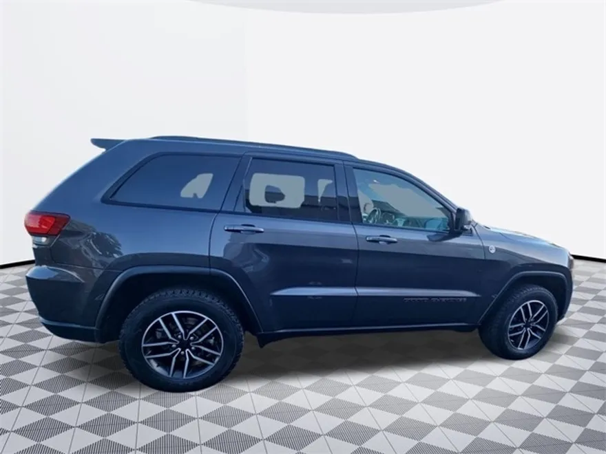 2021 Jeep Grand Cherokee Trailhawk photo 1