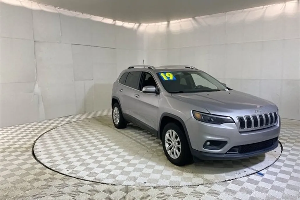 2019 Jeep Cherokee Latitude photo 1