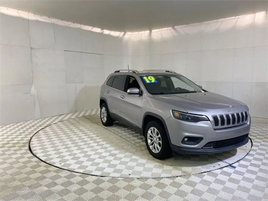2019 Jeep Cherokee Latitude photo 1