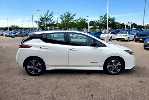 2019 Nissan Leaf SL Plus photo 2