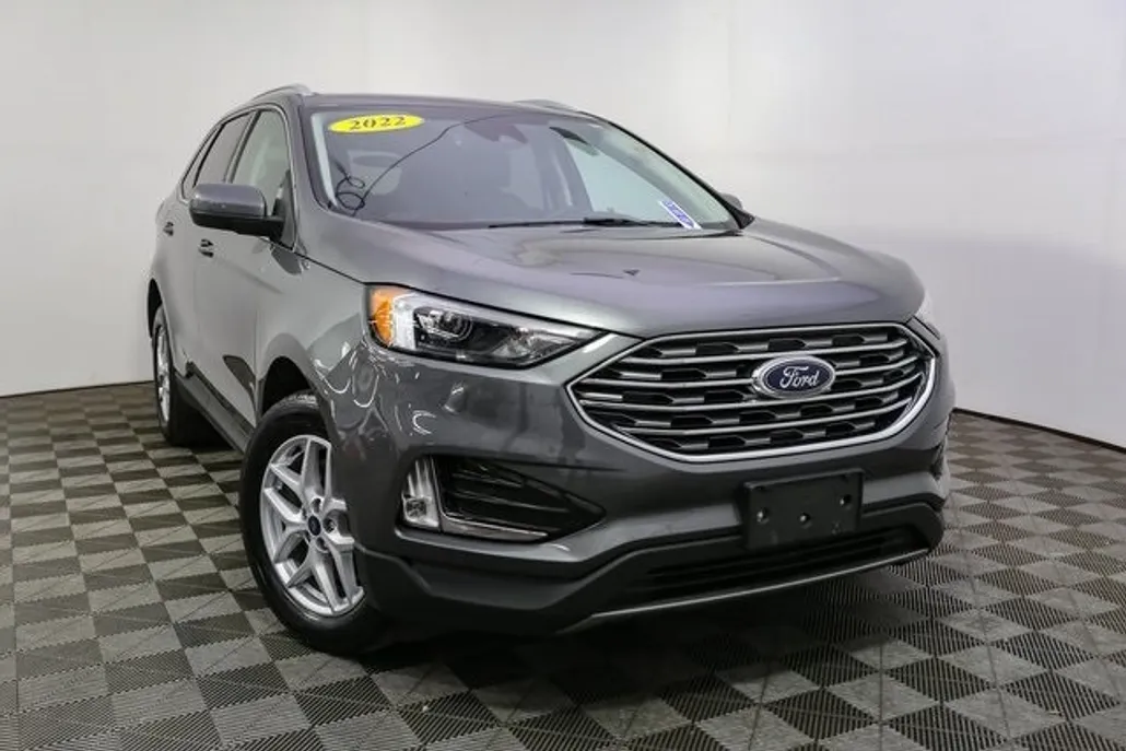 2022 Ford Edge SEL photo 1