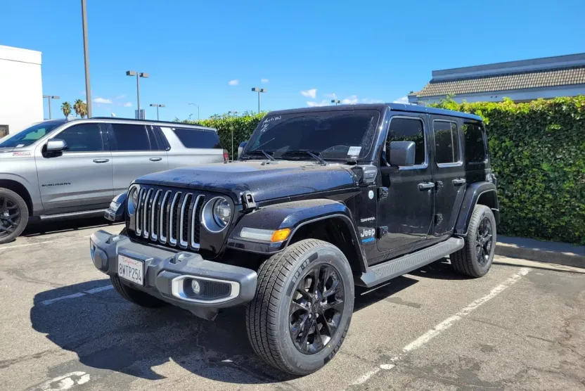 2021 Jeep Wrangler Unlimited Sahara 4xe photo 1