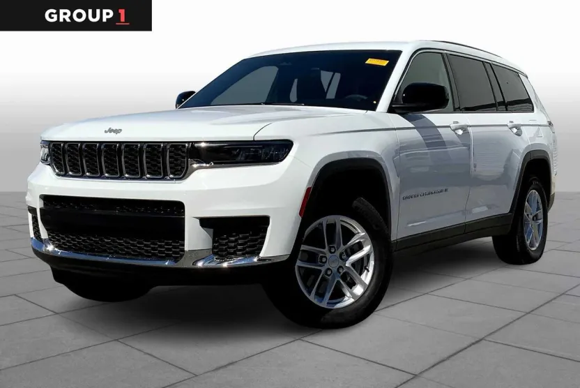 2025 Jeep Grand Cherokee Laredo photo 1