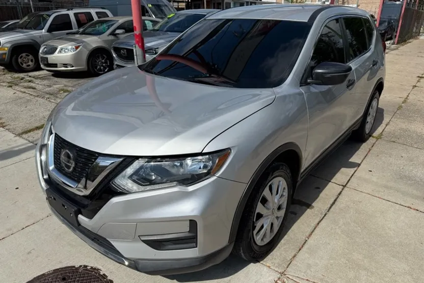 2018 Nissan Rogue S photo 1