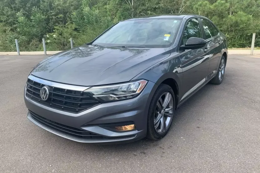 2019 Volkswagen Jetta SE R-Line photo 1