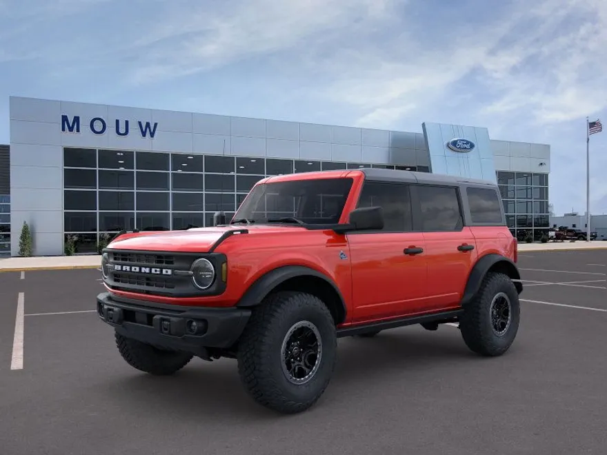 2024 Ford Bronco Black Diamond photo 1